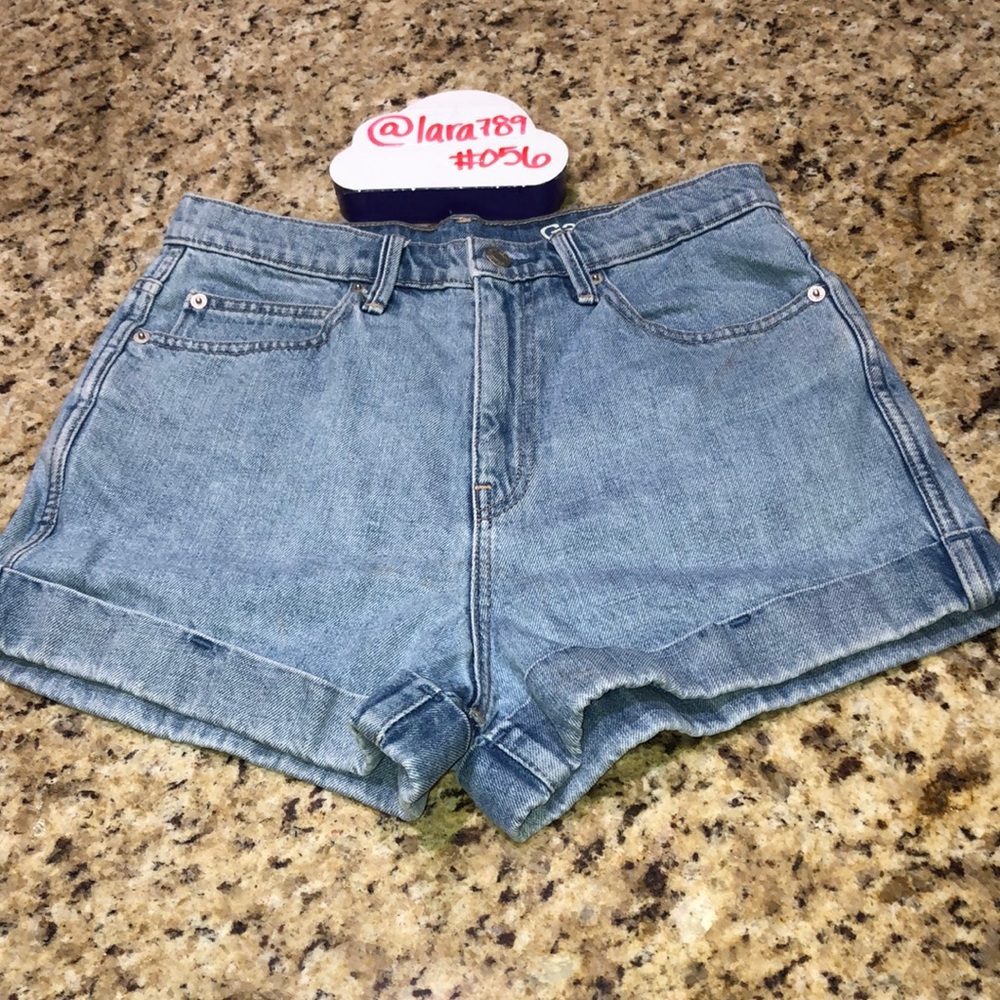 GAP High Rise Short - Picture 2 of 10